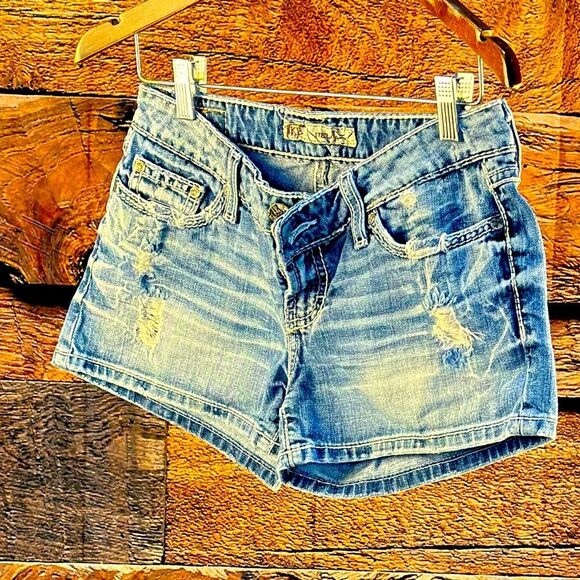 Women’s sized 27 BKE Stella shorts - Picture 7 of 13